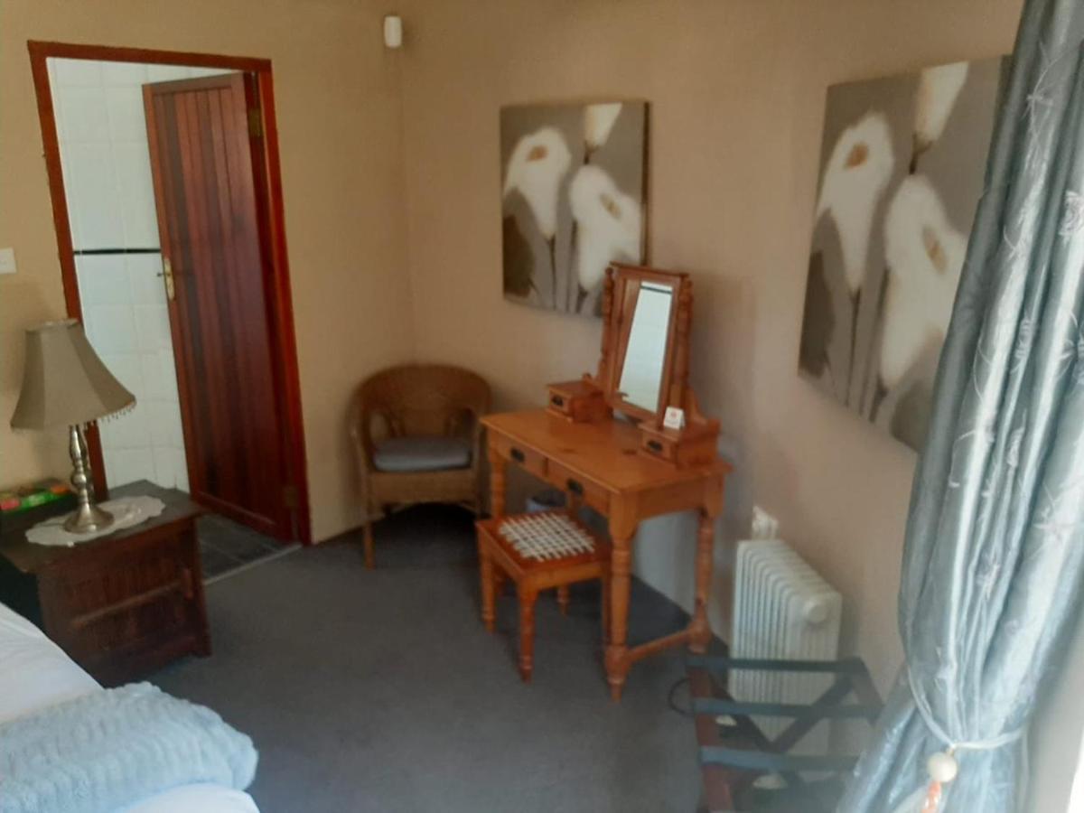 Little Milton, 10 Patrick Guildbridge Road Off The R103 Rosetta Bed & Breakfast Nottingham Road Exterior photo