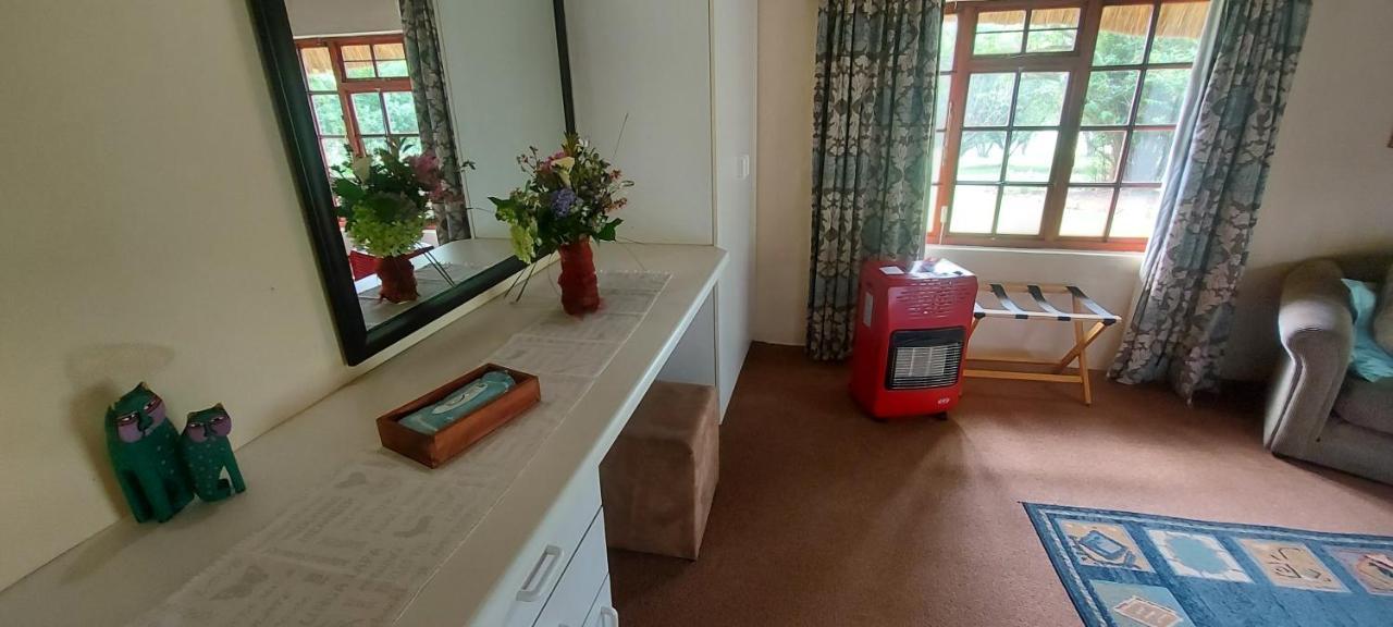 Little Milton, 10 Patrick Guildbridge Road Off The R103 Rosetta Bed & Breakfast Nottingham Road Exterior photo